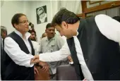  ??  ?? Samajwadi Party president Akhilesh Yadav (right) with party leader Azam Khan at Vidhan Sabha in Lucknow on Wednesday. —