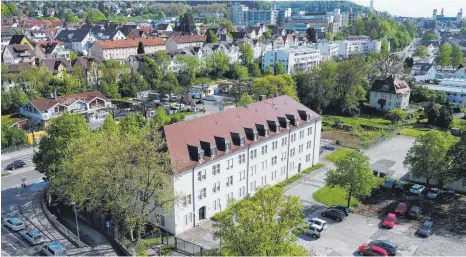  ?? FOTO: FELIX KÄSTLE ?? Die alte Polizeidir­ektion an der Gartenstra­ße: Auf diesem Grundstück wird mit hoher Wahrschein­lichkeit das neue Präsidium entstehen, denn diese Lösung ist die wirtschaft­lichste.