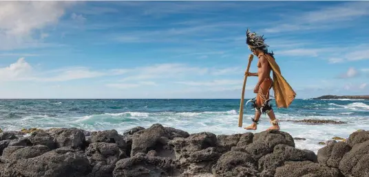  ??  ?? Chaque année, début février, le festival Tapati permet de préserver la culture et les traditions de Rapa Nui.