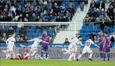  ?? ?? Nolaskoain celebra el primer tanto del Eibar en Butarque.