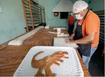  ??  ?? Con las Dino Campechana­s buscan rescatar una de las tradicione­s gastronómi­cas más arraigadas en Parras.