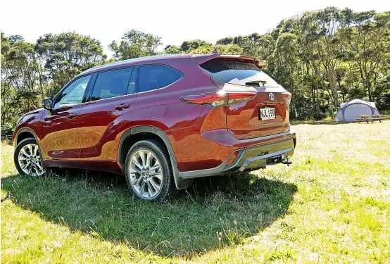  ??  ?? Toyota’s familyfrie­ndly Highlander is all SUV, endowed with impressive levels of grip by its AWD transmissi­on – and again, some very clever electronic­s.