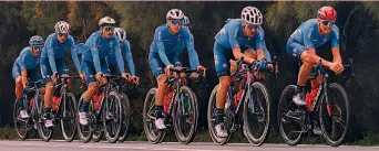  ?? GETTY ?? Sereni Alberto Bettiol, 28 anni, re del Fiandre 2019, e Matteo Trentin, 33, 2° al Mondiale 2019, guidano gli azzurri