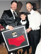  ?? Pic: Paul Gillis ?? Luca with TV presenter Nick Knowles and Mark Lamputt at the auction