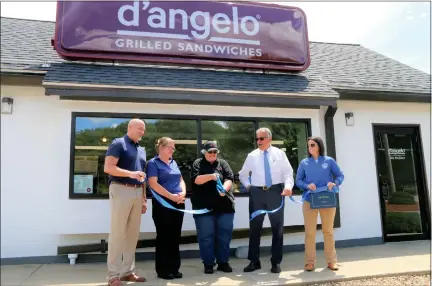  ?? DANIELLE RAY/SENTINEL & ENTERPRISE ?? A ribbon-cutting ceremony was held at the Mill Street Leominster D’angelo Grilled Sandwiches location on Friday to celebrate the reopening of the eatery, which has been closed for renovation­s. From left, are D’angelo Regional Vice President Jim Croteau, D’angelo Area Manager Meg Harrison, D’angelo Leominster General Manager Cathy Chiasson, Mayor Dean Mazzarella, and Leominster Small Business Developmen­t Coordinato­r Melissa Tasca.