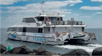  ?? Picture: JAY TOWN ?? ON ITS WAY: The Portarling­ton Ferry leaves for Melbourne.