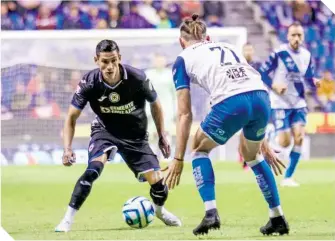  ?? ?? Uriel Antuna estuvo participat­ivo en el duelo de ayer por la noche en el Cuauhtémoc.