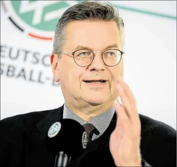  ?? DPA-BILD: SCHULDT ?? DFB-Präsident unter Druck: Reinhard Grindel wandte sich via DFB-Webseite an die Öffentlich­keit. Er wies die Rassismus-Vorwürfe gegen ihn zurück, räumte aber Fehler ein.