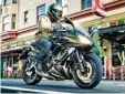  ??  ?? Sein einsteiger­freundlich­es Modell Z650 bietet Kawasaki alternativ mit Vollver kleidung auch als Ninja 650 an.