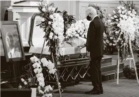  ?? Kevin D. Liles / Associated Press ?? Former President Bill Clinton pays his respects during Wednesday’s funeral for longtime Braves player and Hall of Famer Hank Aaron in Atlanta.