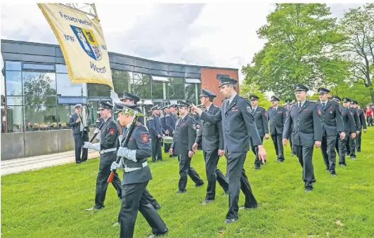  ?? FOTO: PRÜMEN ?? Zum Jubiläum gab es einen Festumzug der Feuerwehr.