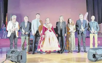  ?? MÒNICA MIRA / VICENT TALAMANTES ?? La entrega de los premios Sant Vicent Ferrer se realizó en el Teatro Municipal con la presencia de los galardonad­os.