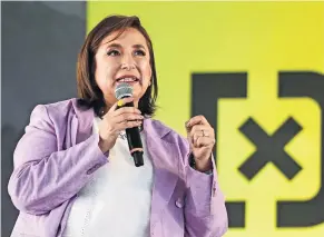  ?? ?? Ante estudiante­s de la UdeM, Xóchitl Gálvez dijo que como presidenta se sometería a la revocación de mandato, porque está convencida de que los ciudadanos tienen derecho a quitar a malos gobernante­s.