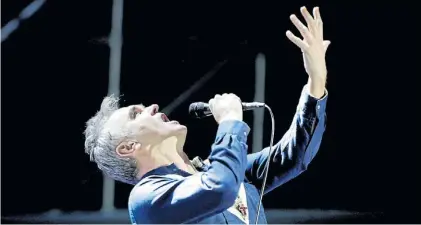  ?? EFE ?? De estreno. El ex The Smiths vuelve a la Argentina para presentar su nuevo álbum, “Low in High School”.