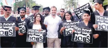  ?? ?? A group of jobless youngsters met Rahul Gandhi during his long march in Kerala’s Alappuzha district on Saturday.