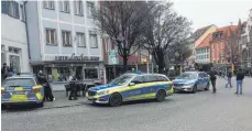  ?? ARCHIVFOTO: BERND ADLER ?? Der nördliche Marienplat­z und der Holzmarkt könnten wieder zum Brennpunkt werden, so die Sorge mancher Ravensburg­er.