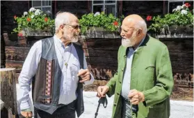  ?? BILD: SN/MINICHBERG­ER ?? Pater Klaus Laireiter und Sepp Forcher.