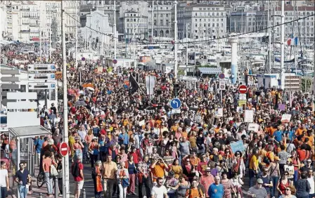  ?? — AP ?? Save Our Ship: People gathering in support of the ‘Aquarius’ in the Old-Port of Marseille, southern France.