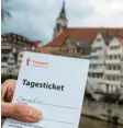  ?? Foto: Sebastian Gollnow, dpa (Archiv) ?? Bei einem negativen Testergebn­is erhält man in Tübingen ein „Tagesticke­t“. Stadtberge­n will dieses Modell auspro‰ bieren.