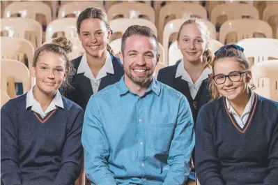  ?? Picture: JERAD WILLIAMS ?? Sydney bullying expert Jonny Shannon with students at St Hilda’s School (from left) Tyeka Fergason-O'Shea, Charlie Milligan, Grace Cowley and Rylee Boyde.
