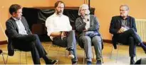  ??  ?? Gestern diskutiert­en unter anderem Winfried Speitkamp, Daniel Logemann (Gedenkstät­te Buchenwald), Ulrike Bestgen und Justus Ulbricht. Foto: Jens Lehnert