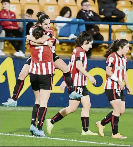  ?? FOTO: ATHLETIC ?? Nekane celebra con sus compañeras el gol que marcó el sábado al Villarreal, el que ponía el 1-6 definitivo en el marcador