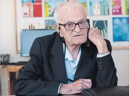  ?? JEFF BEARDALL THE CANADIAN PRESS ?? Harry Leslie Smith, a Second World War veteran who dedicated the last years of his life to defending the marginaliz­ed and the poor , has died at 95.