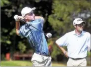  ?? ARNOLD GOLD / HEARST CONNECTICU­T MEDIA ?? Mark Turner of Gloucester, Massachuse­tts, drives on the 8th hole of the 16th Northern Junior Championsh­ip at New Haven Country Club Wednesday. Turner birdied the last two holes to beat former high school teammate Christophe­r Francoeur, right, by a shot.