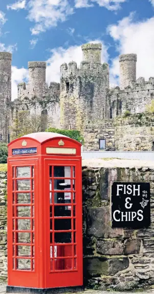  ?? FOTO: NEUBAUER ?? Very British: Conwy Castle. Das walisische Städtchen Conwy gilt als einer der am besten erhaltenen mittelalte­rlichen Orte in Europa.