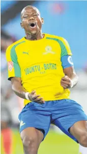  ??  ?? THREE-HORSE RACE. Sundowns’ Hlompho Kekana (left), Bidvest Wits’ Thulani Hlatshwayo and Cape Town City’s Lebogang Manyama will be vying for the top honour at the PSL Awards tonight.