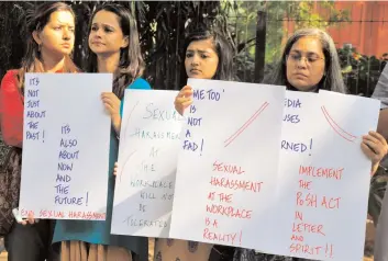  ?? — BUNNY SMITH ?? Journalist­s participat­e in the ‘ Baatein Aman Ki’ campaign led by Women for Peace, at Jantar Mantar in New Delhi on Saturday.