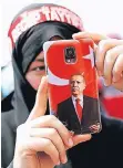  ?? FOTO: REUTERS ?? Eine Anhängerin Recep Tayyip Erdogans während einer Wahlverans­taltung in Istanbul.