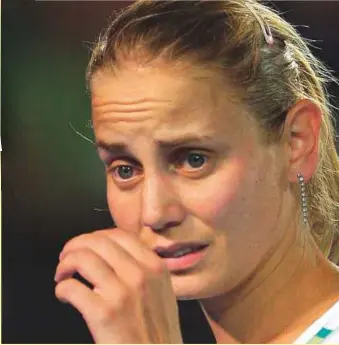  ?? Rex Features & Newscorp Australia ?? After reaching a career-high No. 4 ranking in 2002, Jelena Dokic’s ranking slipped into the 600s as she struggled with injuries and depression. Left: Dokic with her father Damir.