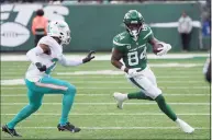  ?? Bill Kostroun / Associated Press ?? New York Jets wide receiver Corey Davis is having core muscle surgery Tuesday and is out the rest of the season after reinjuring his groin Sunday