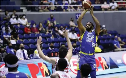  ?? (PBA)* ?? HOTSHOT.
Mike Harris made sure of that by leading the Hotshots to a cruising 118-91 win over his former team, Alaska, Sunday in the PBA Governors' Cup at the Smart Araneta Coliseum.