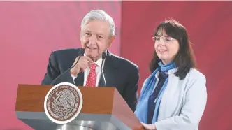  ??  ?? El pasado 27 de junio, la directora del Conacyt, María Elena Álvarez-Buylla, acudió a la conferenci­a del Presidente.