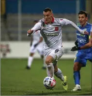  ?? SUBMITTED PHOTO ?? Daniel Gazdag scurries up the pitch in this recent shot with Budapest Honved FC.