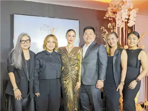  ?? ?? (FROm left) Tetet Go, sales and marketing director of Vanguard Aesthetics; Sam Gallardo, senior brand manager of VGA; Heart Evangelist­a; Ryan Ng, chief executive officer of VGA, Krizza Umali, senior brand executive; and Danna Tan, brand manager.