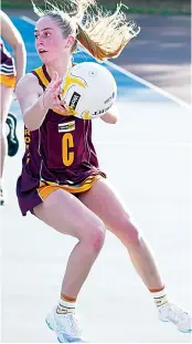  ?? ?? Left: Drouin centre Ava Gaul flies down the court during the A grade game against Sale on Saturday.