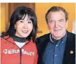  ?? FOTO: DPA ?? Kim (48) und Schröder (74) Anfang des Jahres in Südkorea.