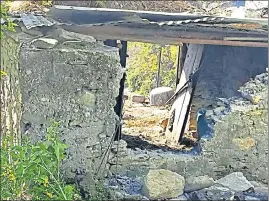  ?? HT PHOTO ?? A house damaged in landslides in Rudrapraya­g district.