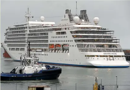  ?? PHOTOS: JOHN BISSET/STUFF ?? The Silver Muse cruise ship berthing in Timaru yesterday morning.