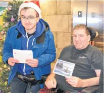  ?? SALLY COLE/THE GUARDIAN ?? Liam Paquet, left, Stars for Life Foundation, drops off cards to Leo Gallant at the Prince Edward Home in Charlottet­own. Gallant, the president of the residents’ associatio­n, will deliver them to all the residents at the home.