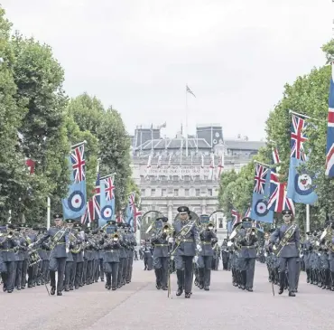  ?? ?? The Central Band of the RAF by Christophe­r Yarrow