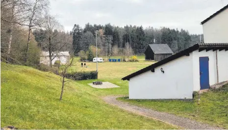  ?? FOTO: MICHAEL MADER ?? Beim bestehende­n Kindergart­en „Sonnensche­in“, umgeben von schöner Landschaft, ist ein Natur- und Waldkinder­garten geplant.