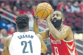  ?? FOTO: AP ?? El alero de los Rockets, imparable. Ante Brooklyn anotó 58 puntos