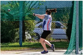  ??  ?? Morgane Follin arrive désormais à bien gérer ses compétitio­ns.