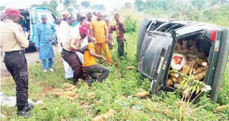  ??  ?? Auto crashes on Abuja-Lokoja road