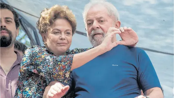  ?? AFP ?? Aliados. Lula con Dilma Rousseff. La crisis del país comenzó precisamen­te durante la gestión de su ex ministra de energía y minas.