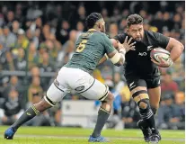  ?? Picture: GALLO IMAGES/ASHLEY VLOTMAN ?? PROUD SIDE: Siya Kolisi, of South Africa, tackles Nepo Laulala, of New Zealand, on Saturday